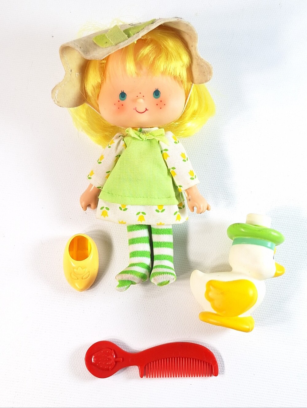 Vintage 1982 Strawberry Shortcake MINT TULIP Doll Marsh Mallard Duck Comb Kenner